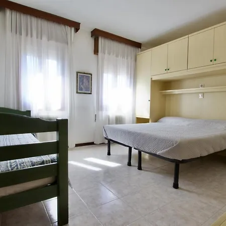 Lägenhetshotell Madrid Lido di Jesolo