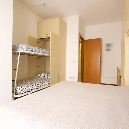 Lägenhetshotell Madrid Lido di Jesolo