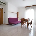 Ξενοδοχείο με διαμερίσματα Madrid Τζεσόλο Λίντο