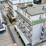 Ξενοδοχείο με διαμερίσματα Madrid 3*